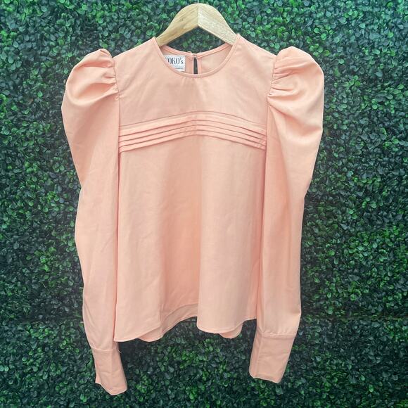 Yoke’s Boutique, Peach Blouse, Puff Sleeve, no size label S/M - Picture 1 of 8